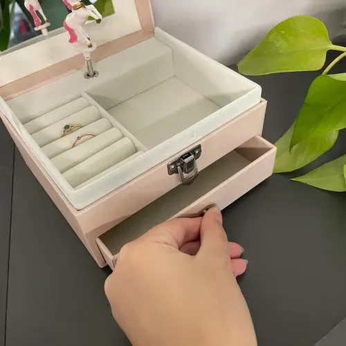 Кутийка/куфарче за бижута с музикална кутия 22903