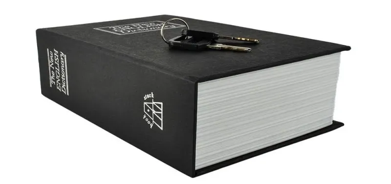 Сейф-кутия, скрита в книга, 18 см x 11,5 см