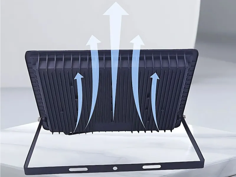 LED прожектор 100 W, IP66, студена светлина 6000 K — снимка 3