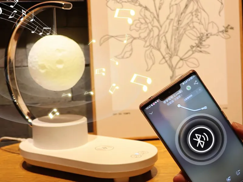RGB нощна лампа луна с безжично зареждане 10 W и Bluetooth колонка — снимка 3