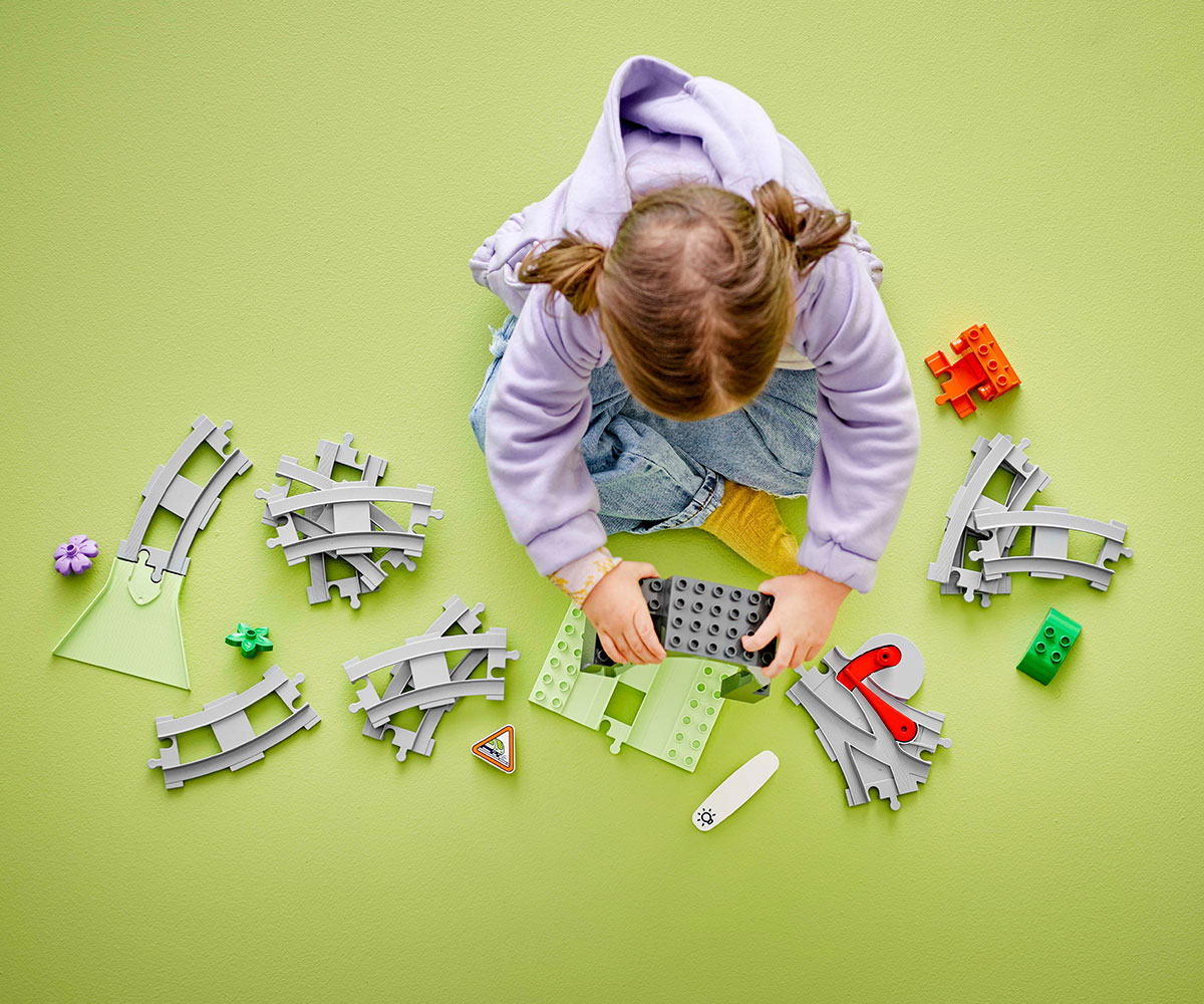 Конструктор LEGO DUPLO 10425 Тунел и релси за влак, 20 части
