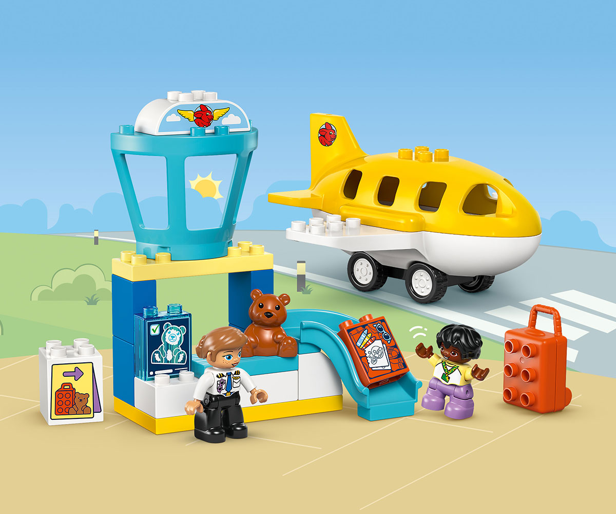 Конструктор LEGO DUPLO 10443 За първи път на летището, 23 части