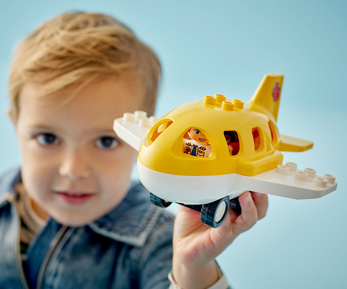Конструктор LEGO DUPLO 10443 За първи път на летището, 23 части
