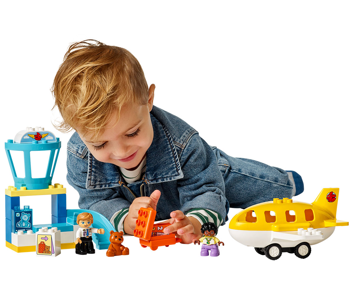 Конструктор LEGO DUPLO 10443 За първи път на летището, 23 части