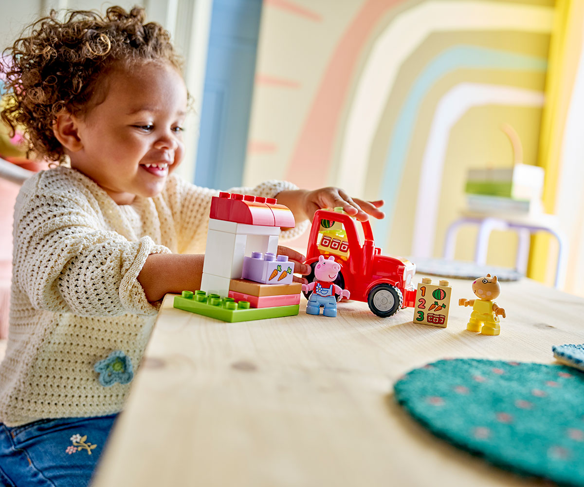 Конструктор LEGO DUPLO 10468 Трактор и пазар с Пепа, 18 части