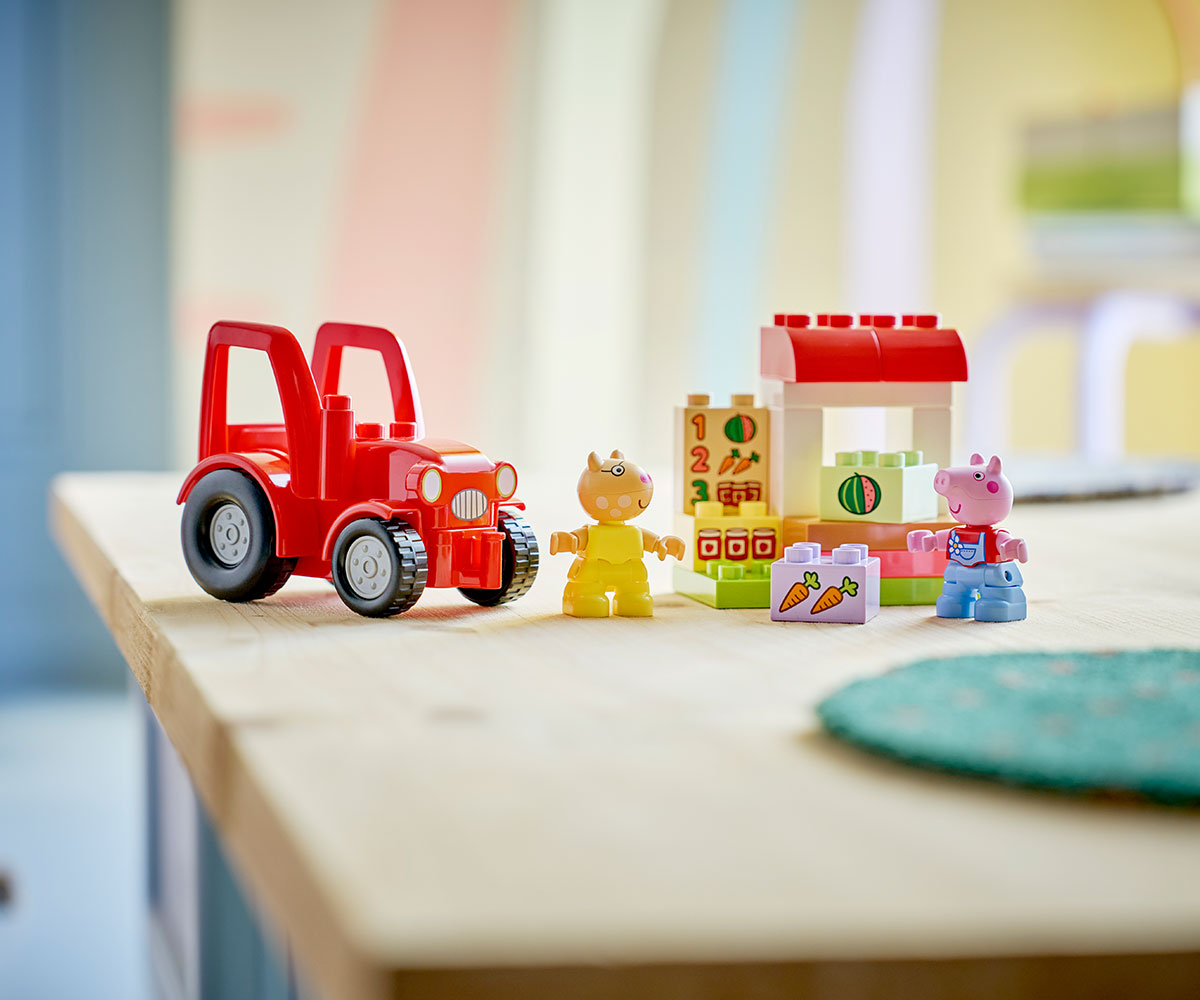 Конструктор LEGO DUPLO 10468 Трактор и пазар с Пепа, 18 части