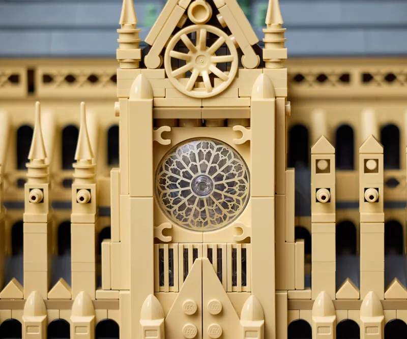 LEGO Architecture 21061 Парижката Света Богородица