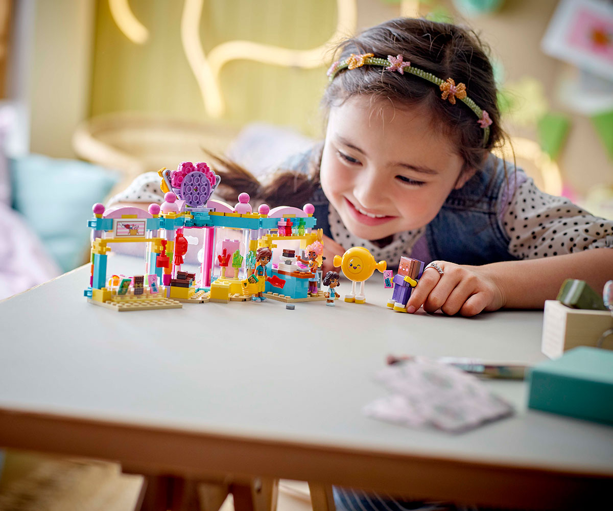 Конструктор LEGO Friends 42649 Сладкарница в Хартлейк сити