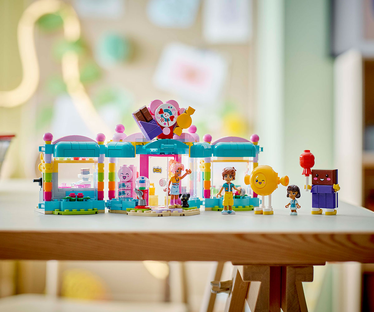 Конструктор LEGO Friends 42649 Сладкарница в Хартлейк сити