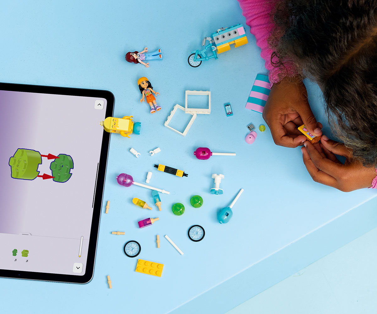 Конструктор LEGO Friends 42692 Щанд за сладолед и балони