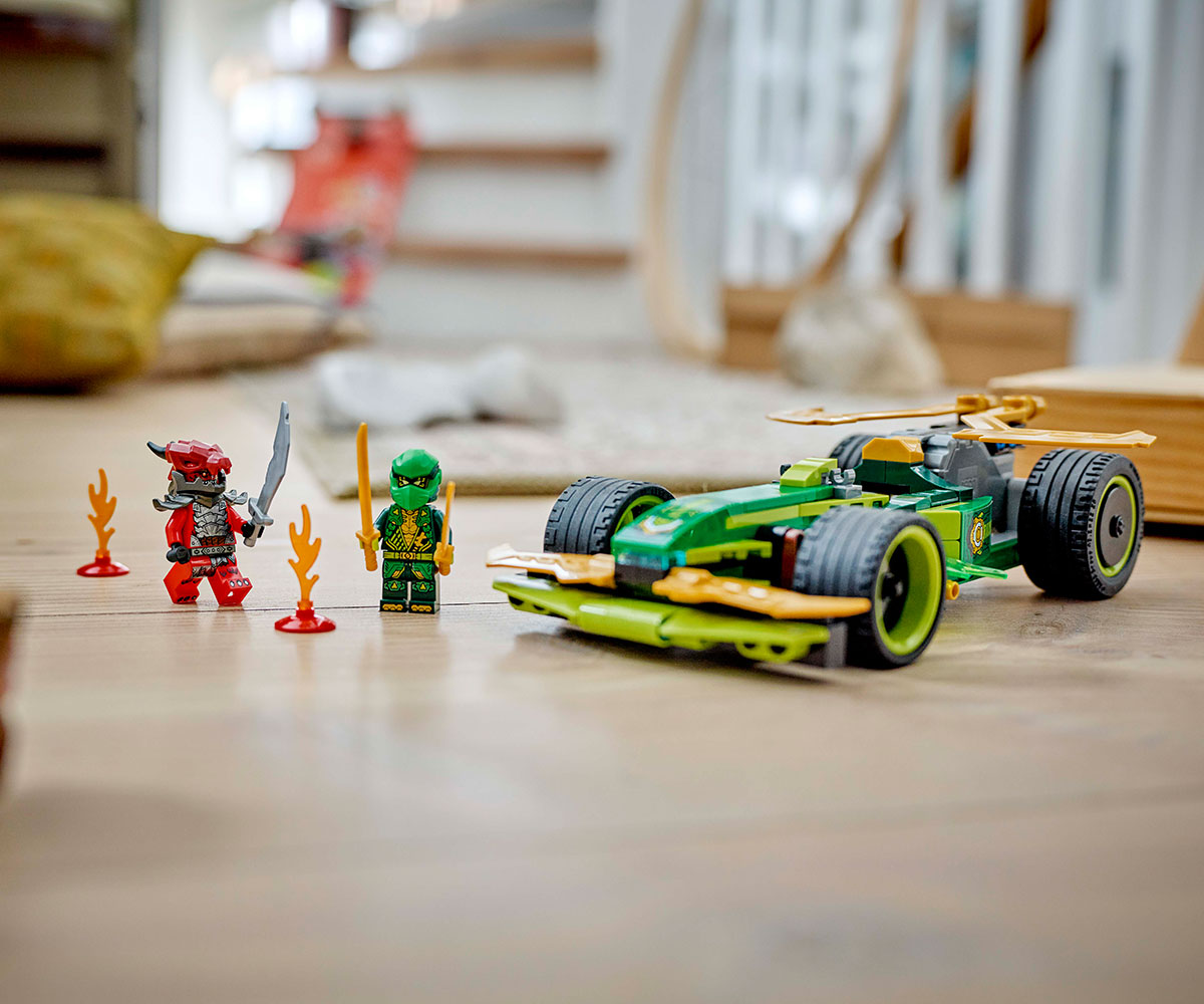 LEGO Ninjago 71828 Състезателна кола на Лойд
