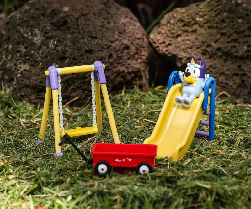 Площадка за игра на Блуи Bluey с люлка и пързалка