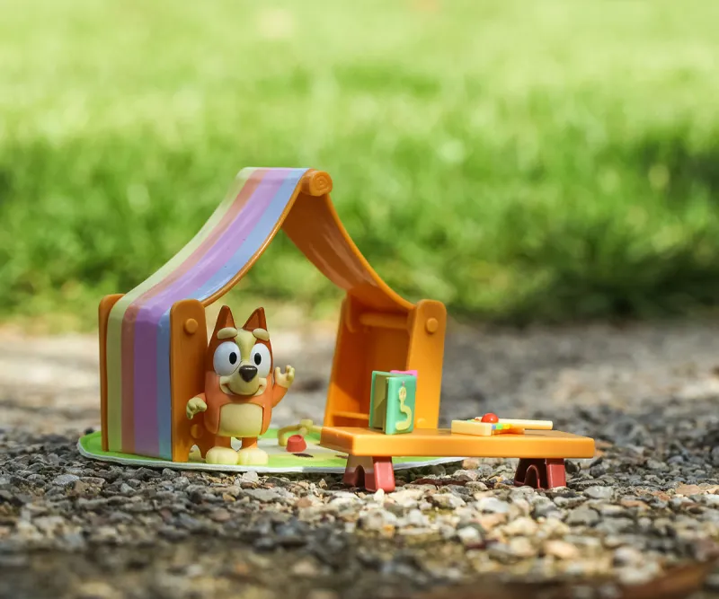 Стая за игра на Бинго Bluey с палатка и пейка