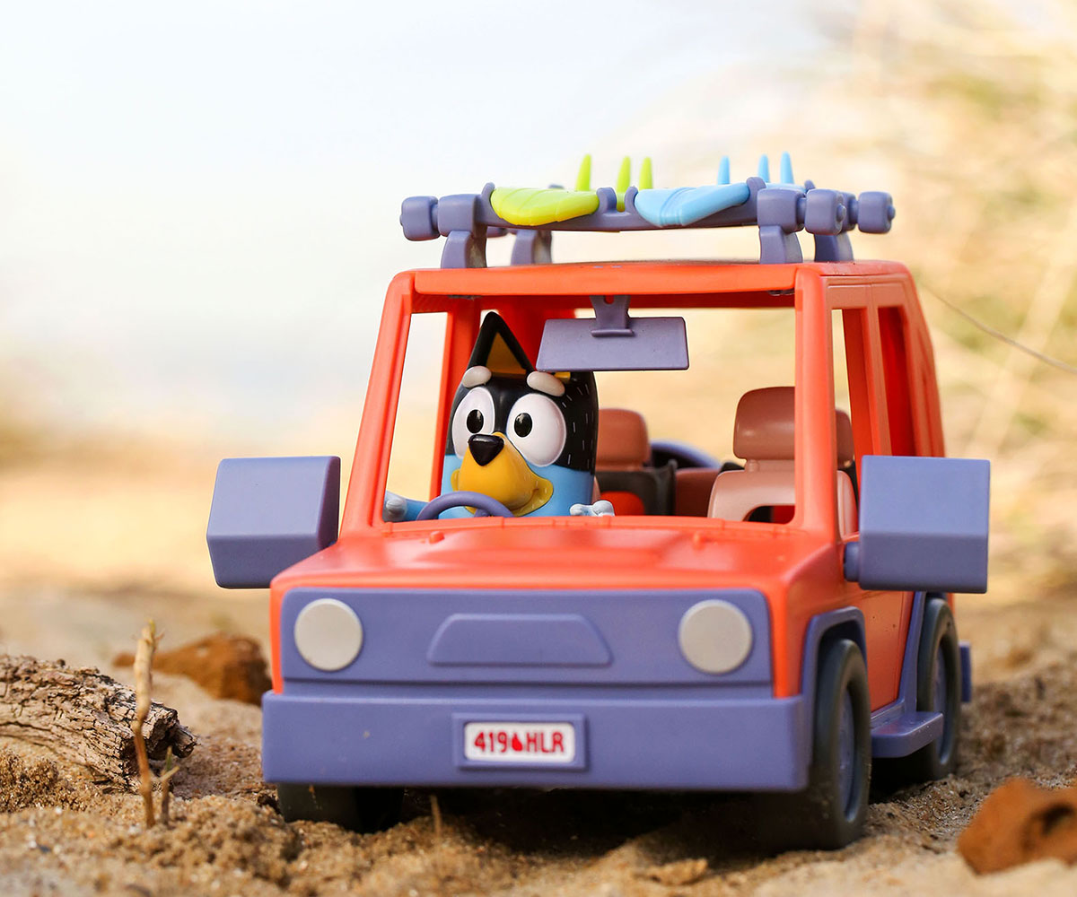 Bluey – семеен автомобил с фигурка и 2 сърф дъски
