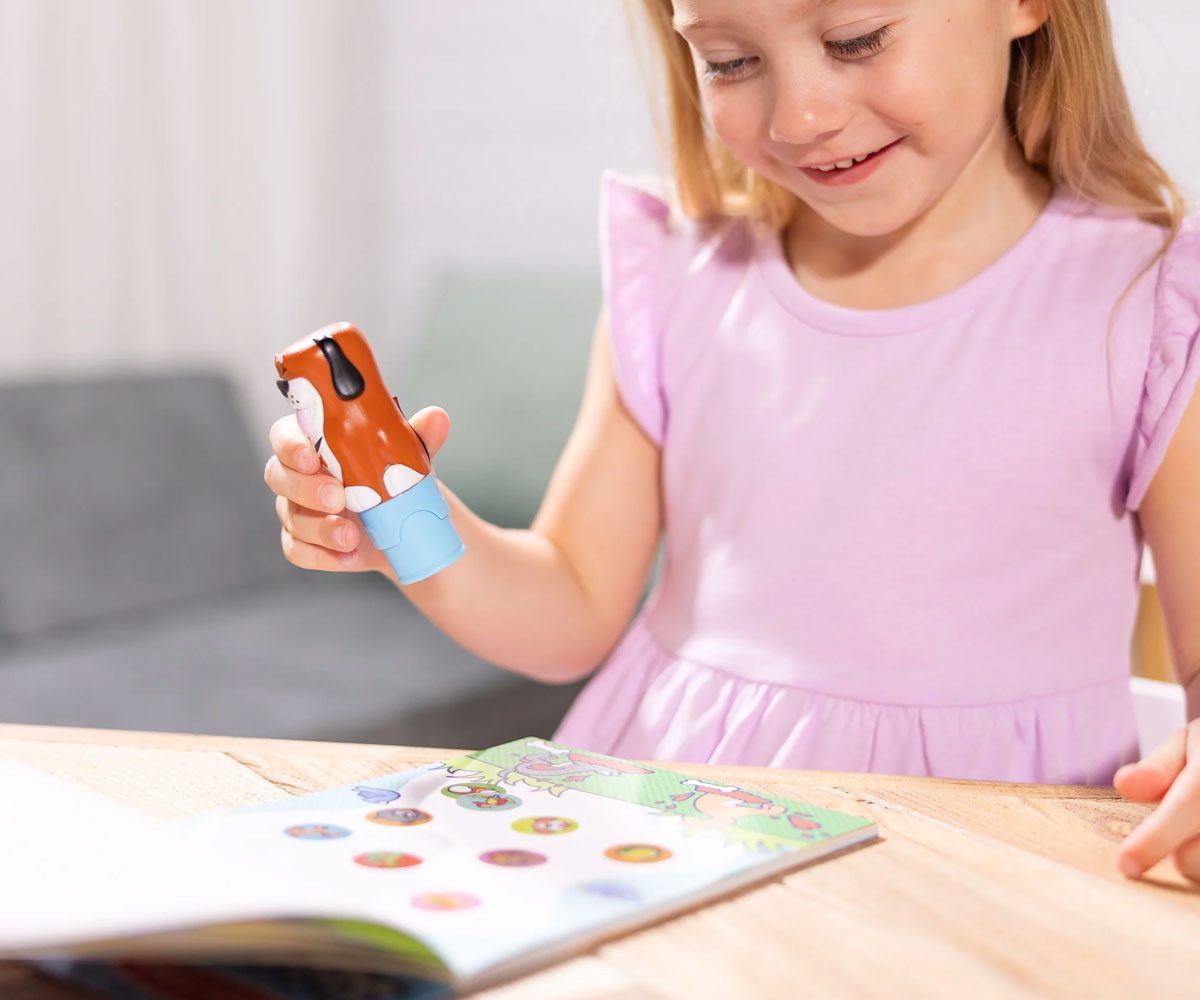 Melissa & Doug Sticker WOW – книжка със стикери Куче, 300 стикера