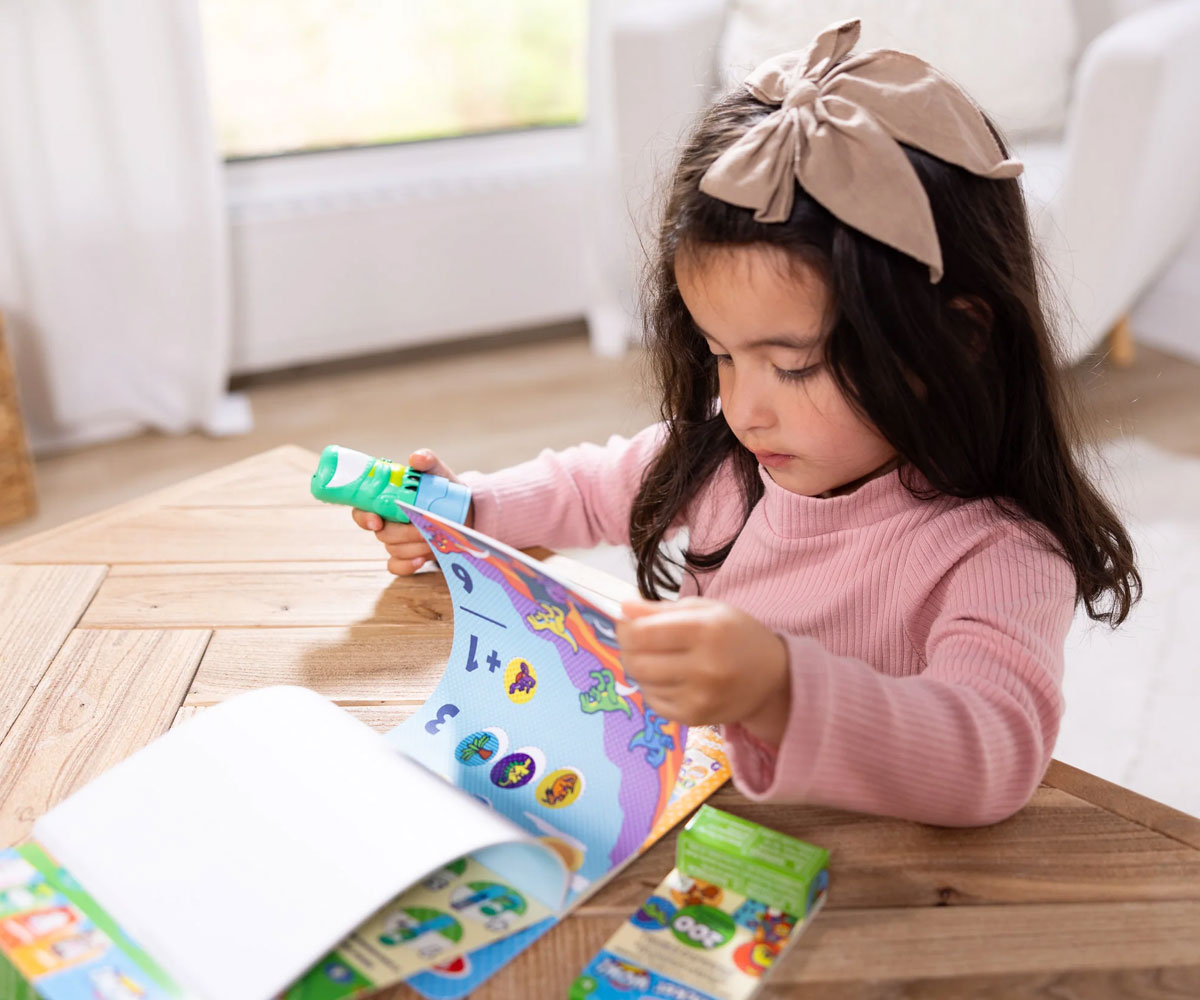 Melissa & Doug Sticker WOW – книжка със стикери Динозавър, 300 стикера