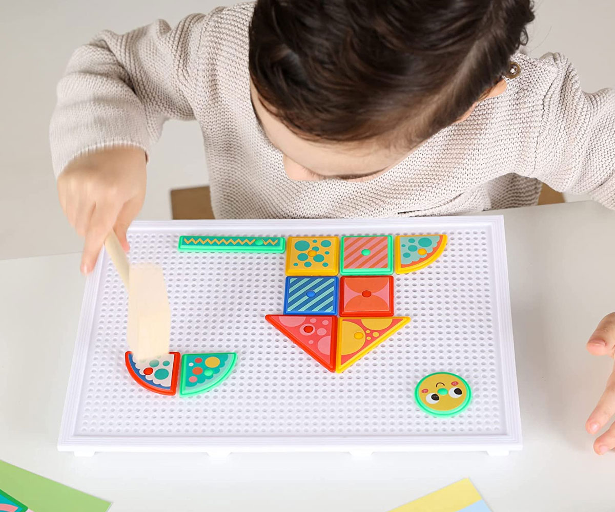 Първи модели с чук SES Creative в дървена кутия