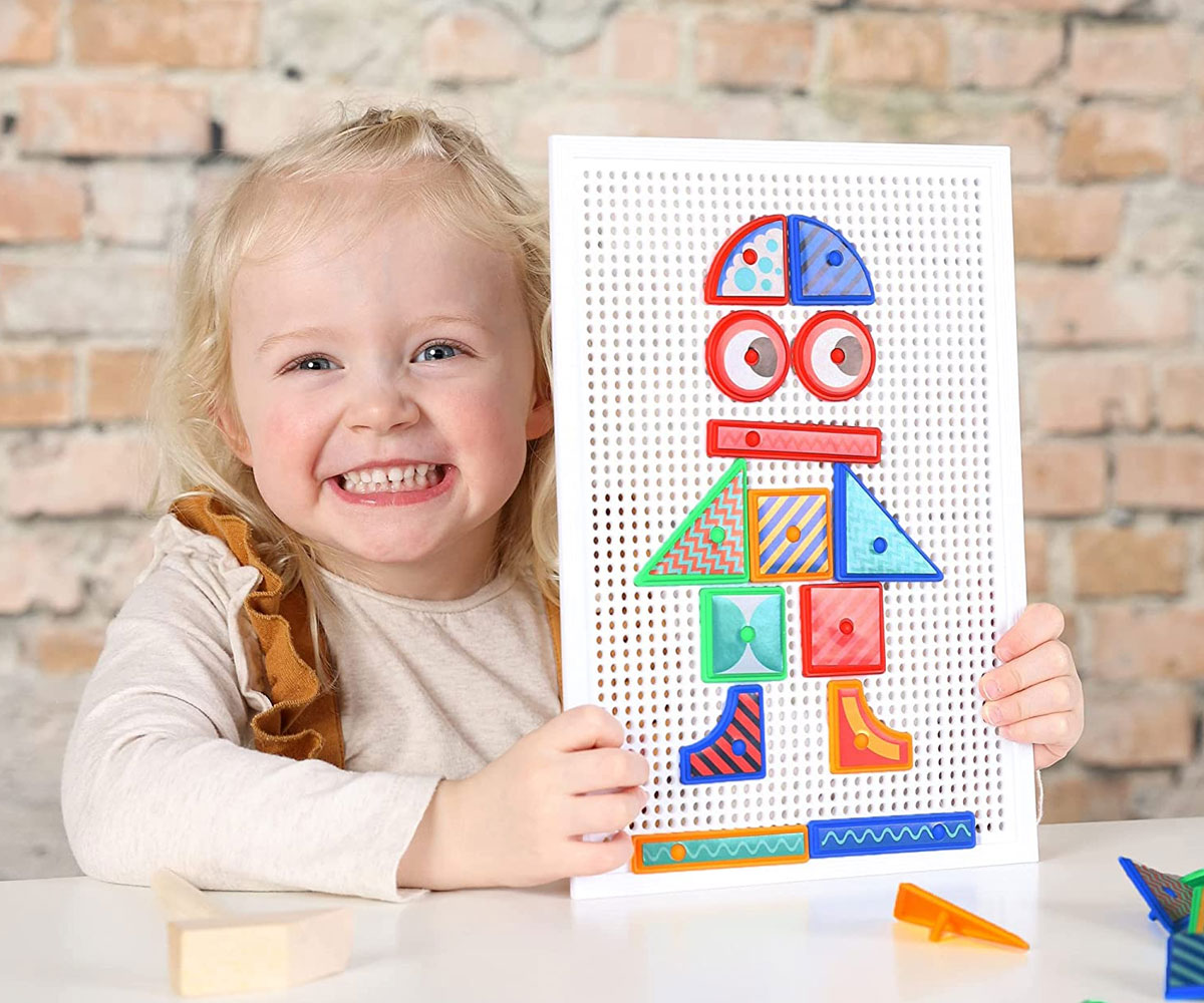 Първи модели с чук SES Creative в дървена кутия