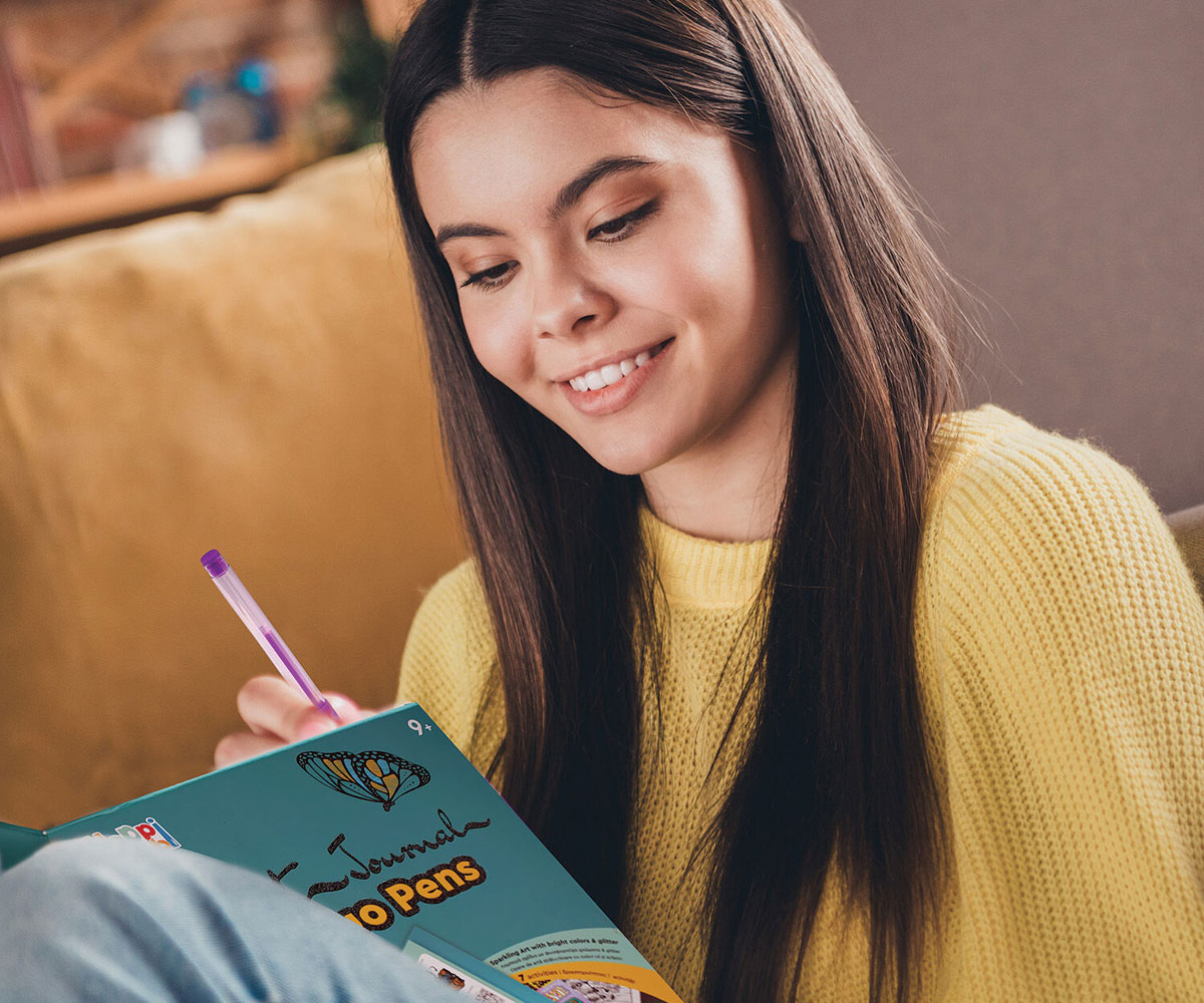 Творчески дневник AS Happi Hobbi с 8 флуоресцентни маркера