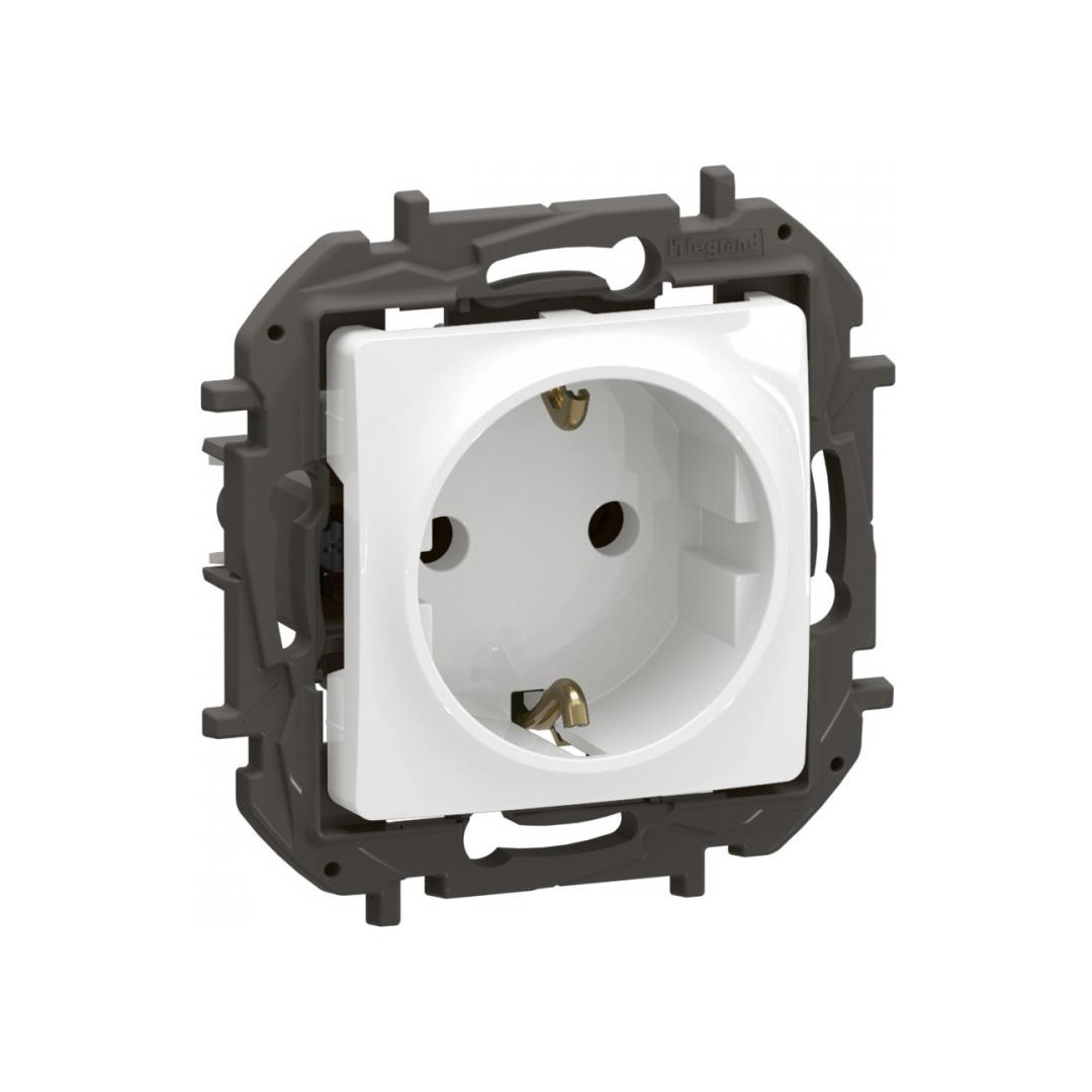 Контакт ШУКО 16A цвят Бял Niloe New Legrand
