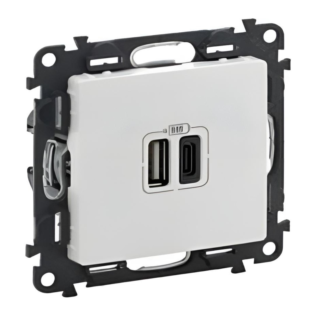 Розетка 2хUSB за зареждане тип A+C 3A 15W цвят Бял Valena Life Legrand