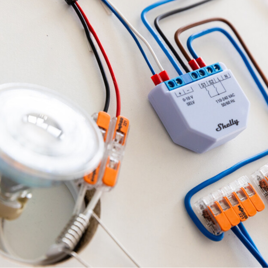 Микромодул Smart реле 1х димер 0-10V изисква неутрала Shelly Plus 0-10V Dimmer