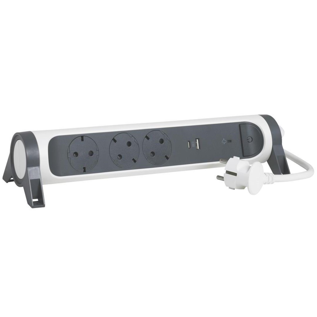 Разклонител БЯЛ 3x2P+E с кабел 1.5 метра с гръмозащита и USB A+C 3A 15W Premium NEW Legrand