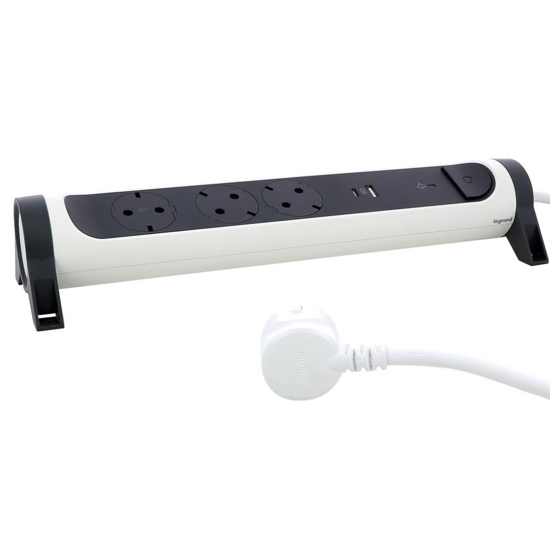 Разклонител БЯЛ 3x2P+E с кабел 1.5 метра с гръмозащита и USB A+C 3A 15W Premium NEW Legrand