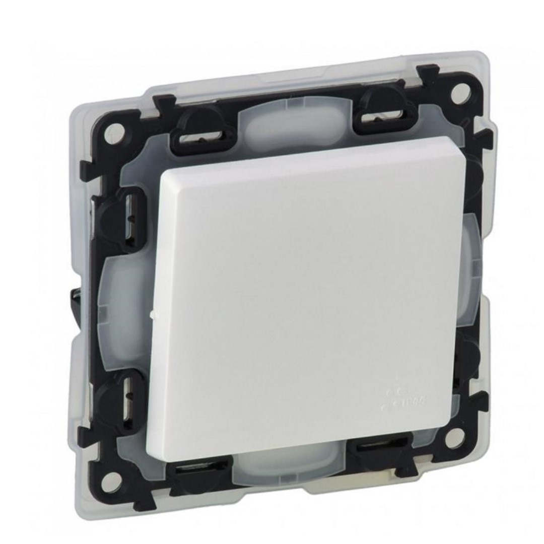 Еднополюсен ключ IP44 цвят бял Valena Life Legrand