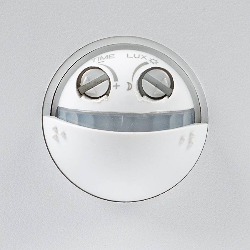 LED ЛАМПА СЪС СЕНЗОР ЗА ДВИЖЕНИЕ 10W, 4000K, 220-240V AC, IP65