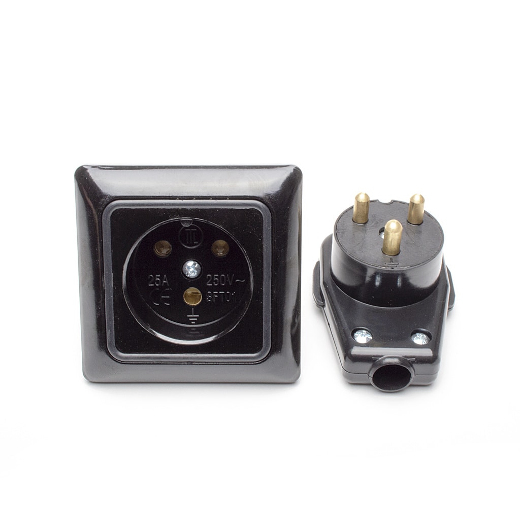 Усилен контакт комплект с щепсел, 25A, 230V, Черен